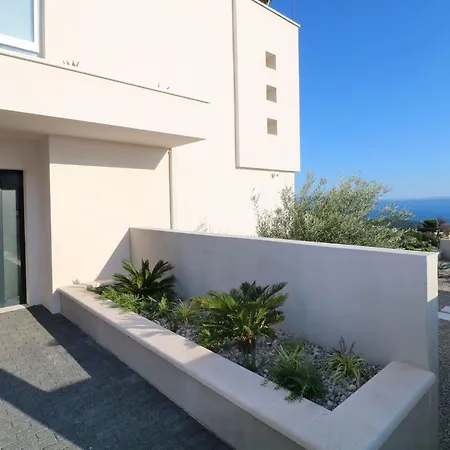 Будинок відпочинку Moderne Mit Infinity-pool Im Bergdorf By Interhome
